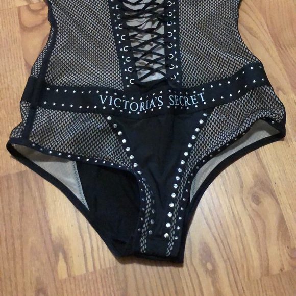 Victoria’s Secret x Balmain Fishnet Teddy. BNWT - Picture 3 of 8